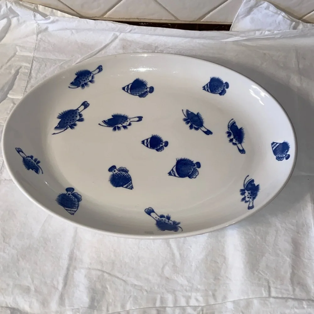 Vintage Like new Crate & Barrel Fish serving Platter